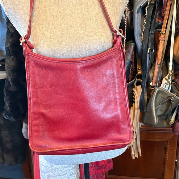 Coach vintage Andrea 9073 Vibrant Red Leather Shoulder Bag